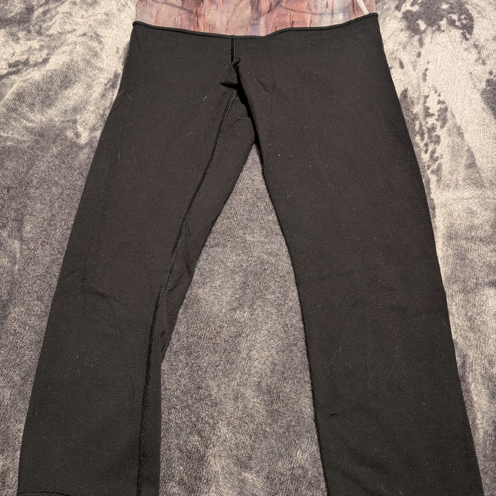 Lululemon Woman's Black Capris With Pink Multi Colored Band